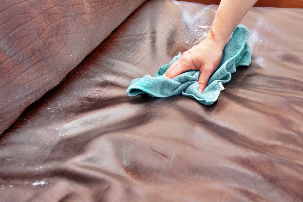 Как почистить кожаный диван в домашних условиях — Britannica